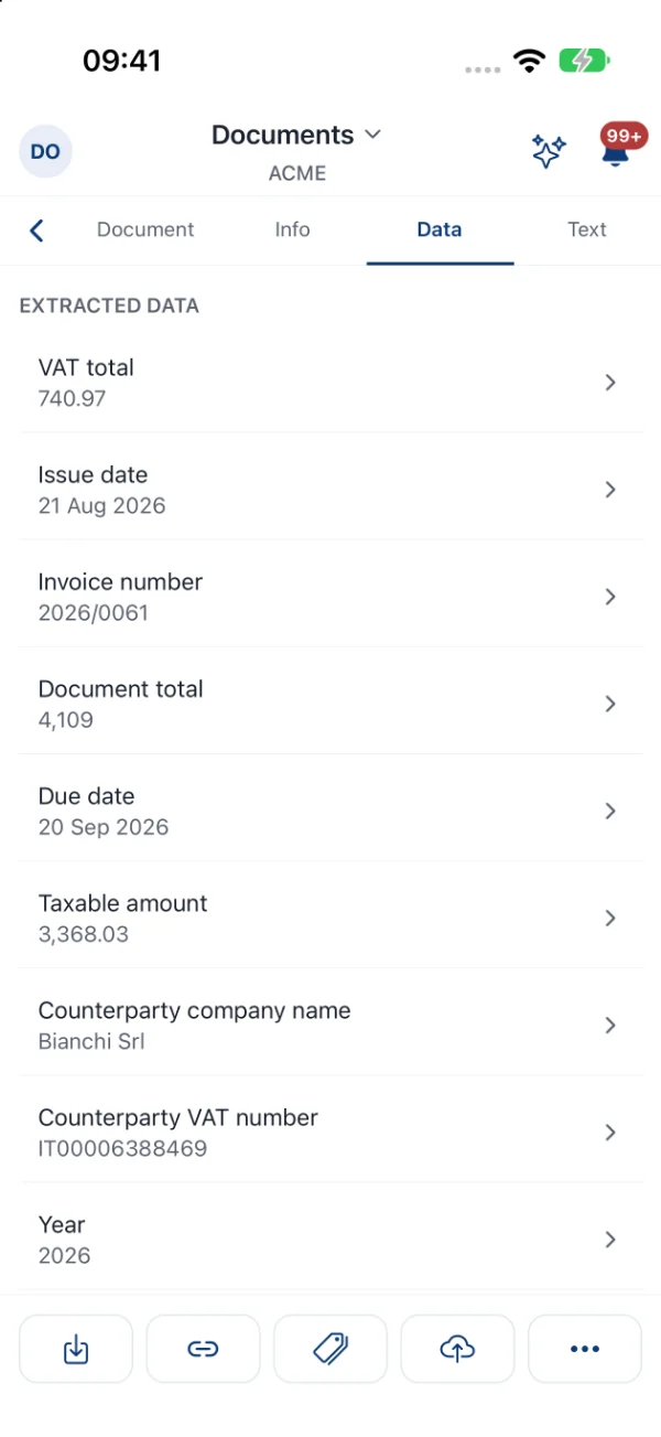 A Bianchi Srl invoice on the phone, with the data AI extracted from it.
